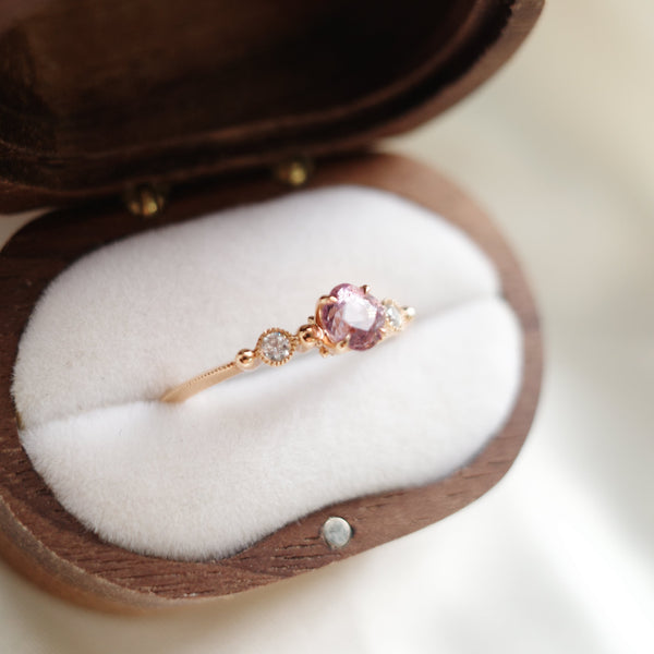PETITE VINTAGE・14K CHAMPAGNE GOLD SPINEL & DIAMOND RING