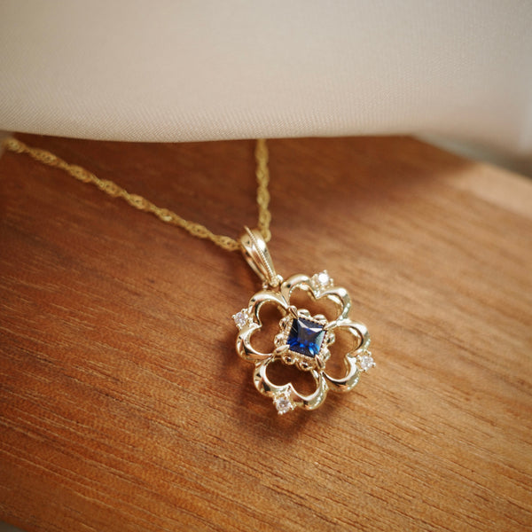 Clover Emblem Pendant | Blue Sapphire