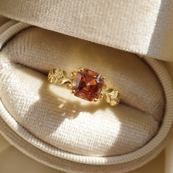 BESPOKE JEWELLERY・18K CHAMPAGNE GOLD ZIRCON & DIAMOND RING