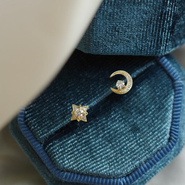 8 Moon Mini Earring (Single Piece) | Diamond