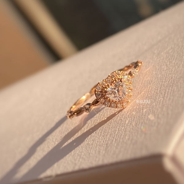 ELEANOR RING・18K CHAMPAGNE GOLD HEART SHAPED DIAMOND RING